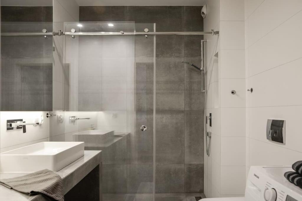Platinum Jaglana Apartment - Wyspa Spichrzow Gdańsk Extérieur photo